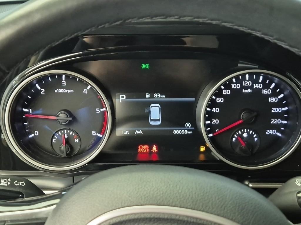 KIA Carnival - Vista 5