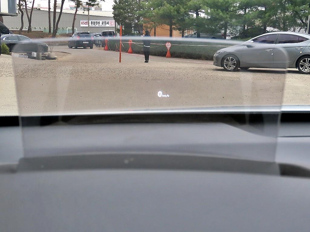 HYUNDAI Kona - Vista 10