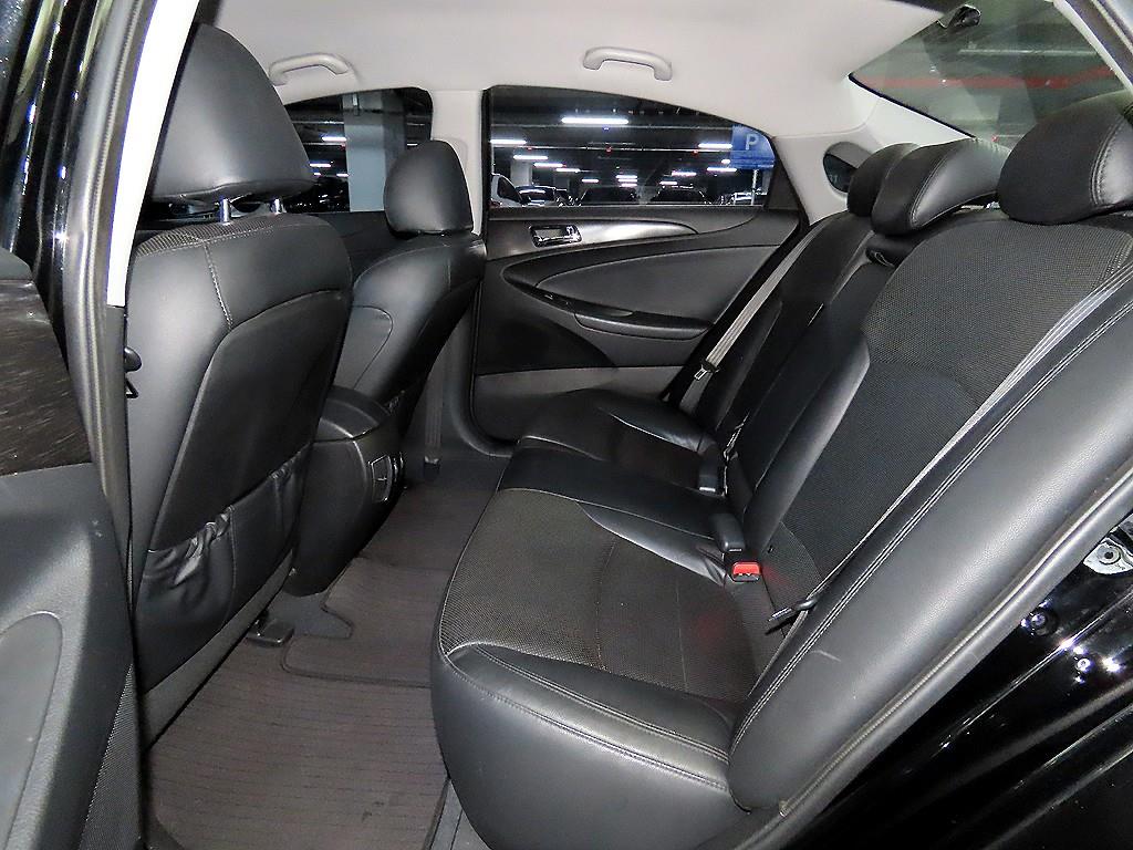 HYUNDAI Sonata - Vista 7