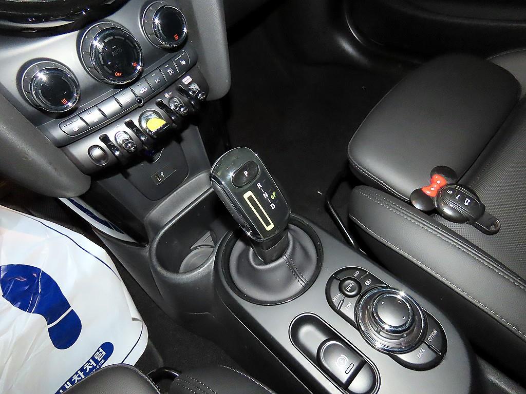 Mini Cooper Electric - Vista 12