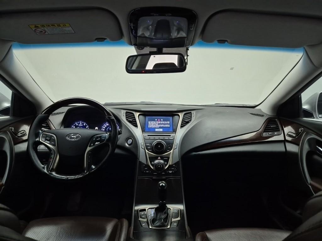 HYUNDAI Grandeur - Vista 7