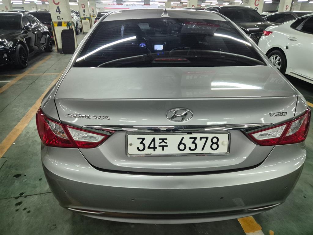 HYUNDAI Sonata - Vista 2