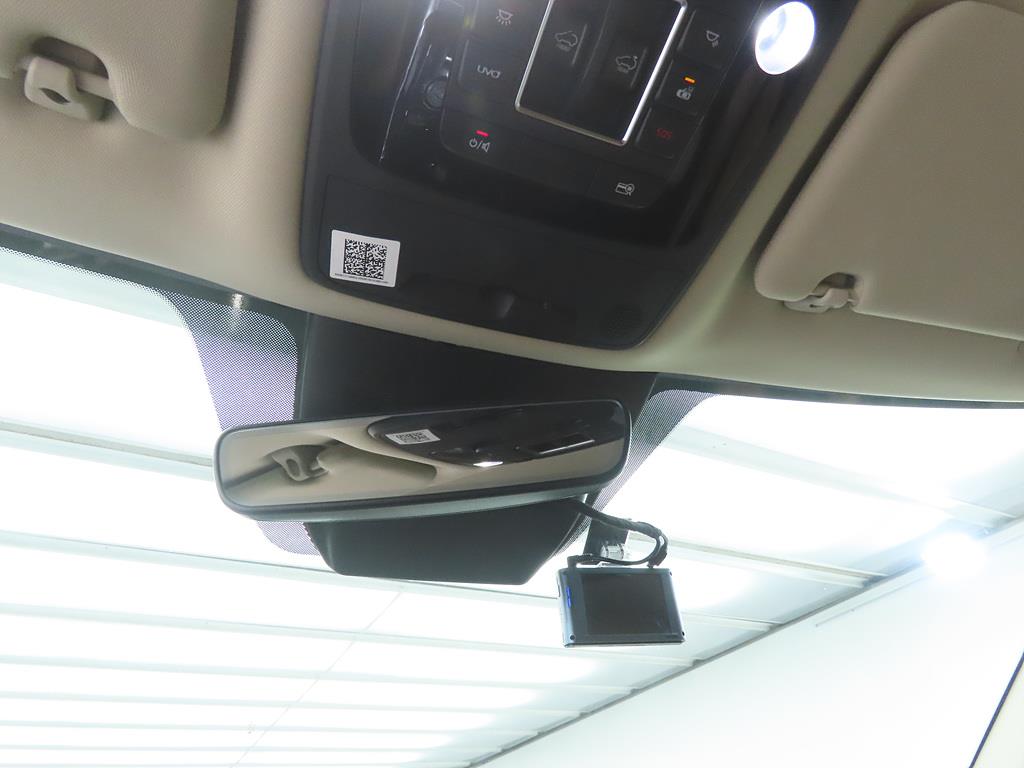 KIA Carnival - Vista 12