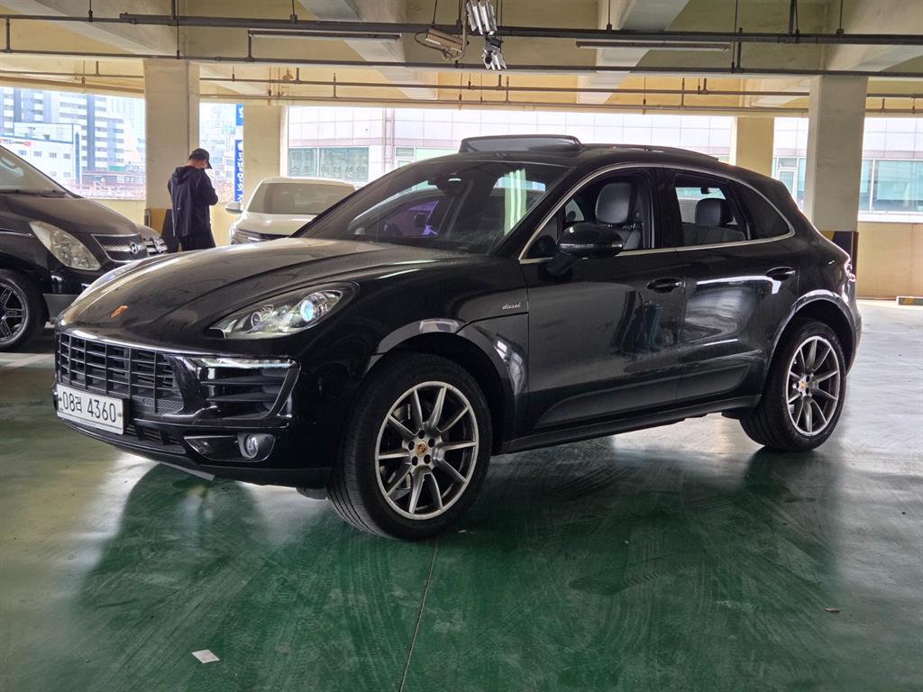 Porsche Macan 2017 Negro - Importación desde Corea - HF Imports Iquique - Foto 1