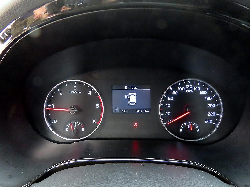 KIA Seltos - Vista 9