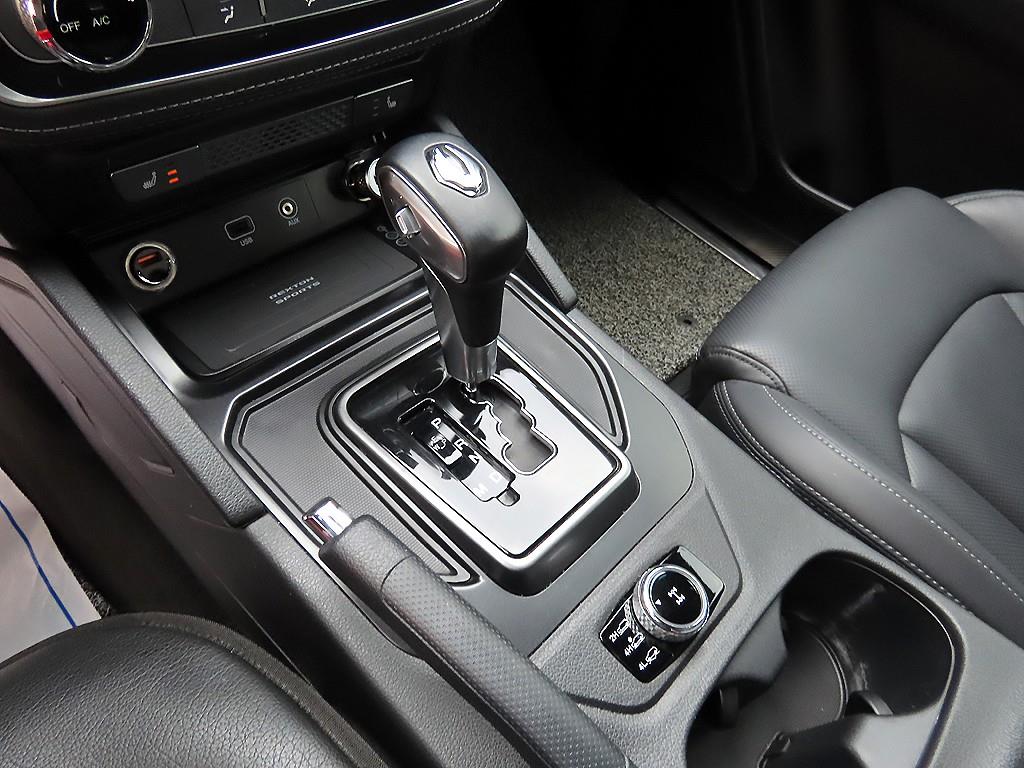 Ssangyong Rexton - Vista 10