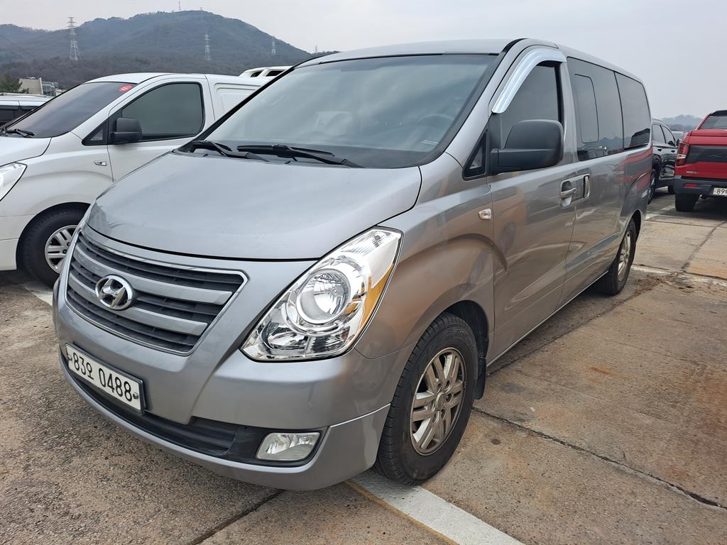 HYUNDAI Starex 2018 Plateado - Importación desde Corea - HF Imports Iquique - Foto 1