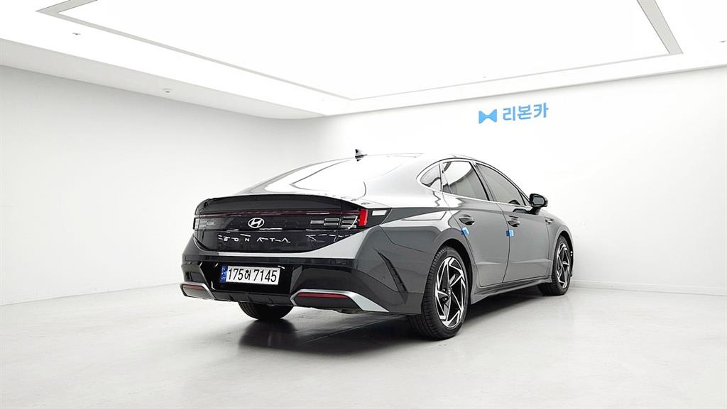 HYUNDAI Sonata - Vista 4