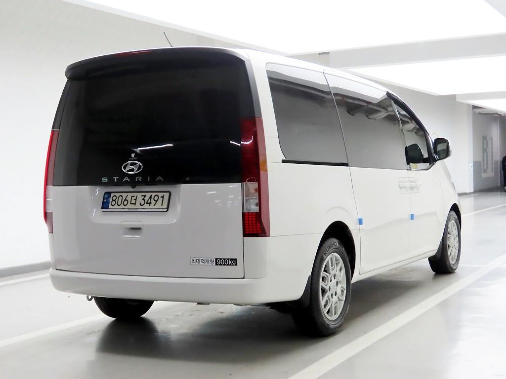 HYUNDAI Staria - Vista 4