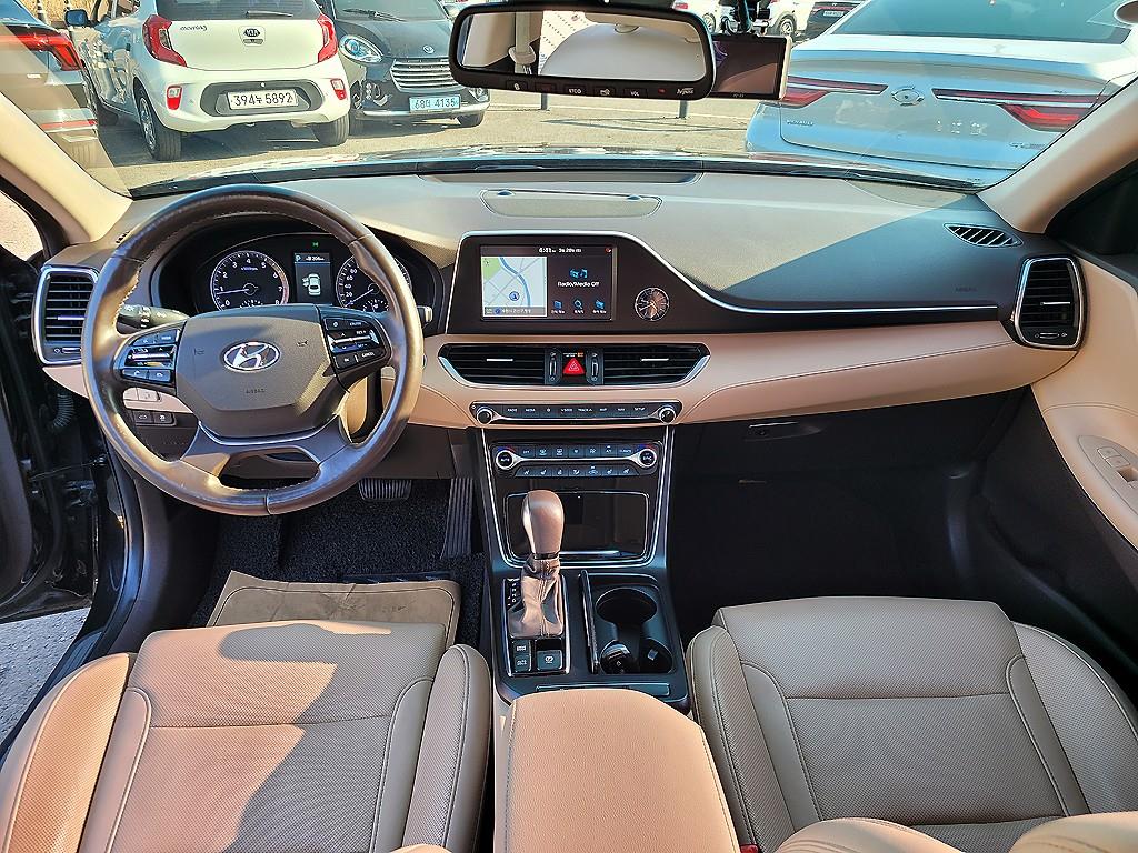 HYUNDAI Grandeur - Vista 5