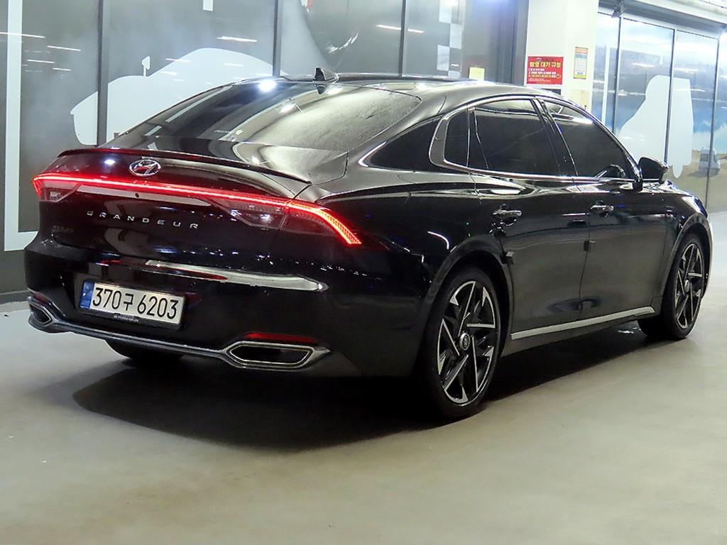 HYUNDAI Grandeur - Vista 5