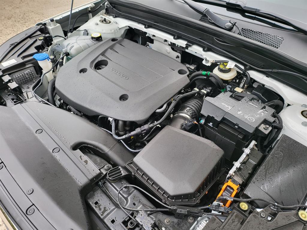 Volvo XC40 2025 Blanco - Importación desde Corea - HF Imports Iquique - Foto 19