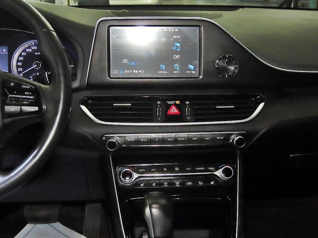 HYUNDAI Grandeur - Vista 11