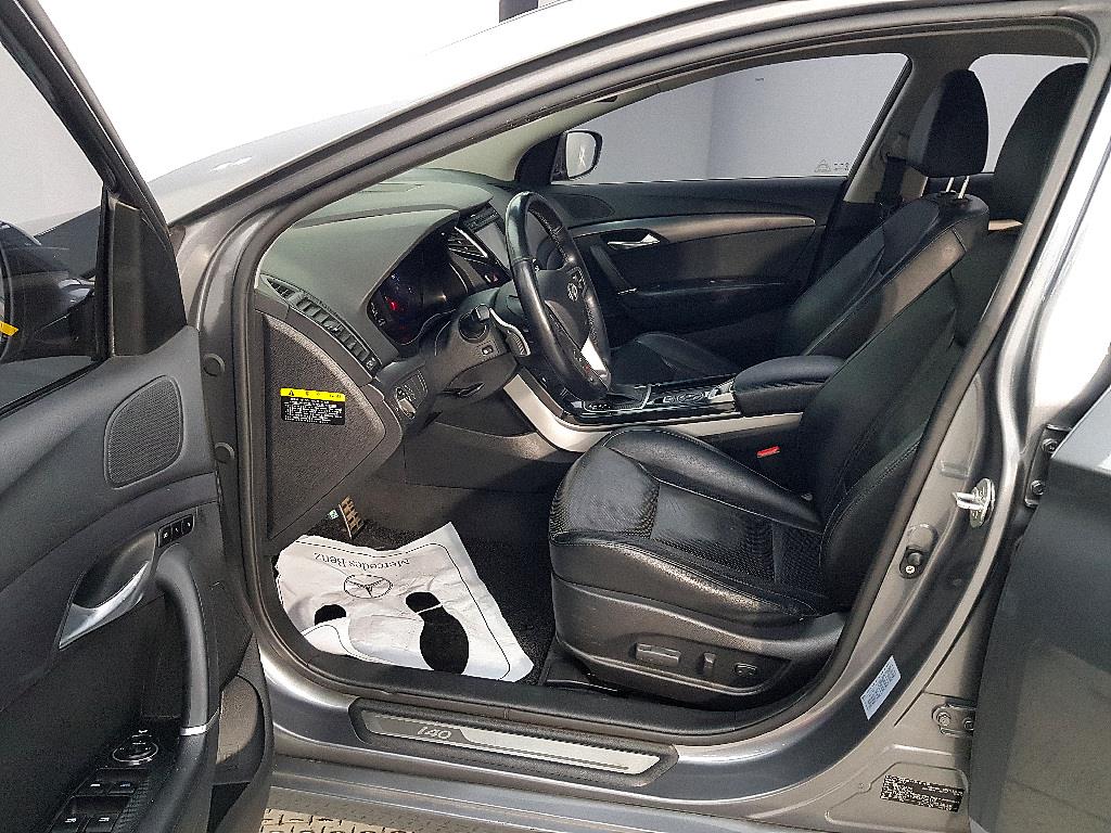 HYUNDAI i40 - Vista 8