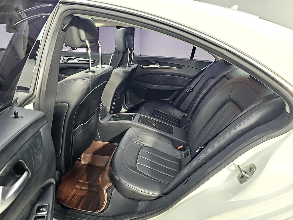 Mercedes Benz CLS Class - Vista 9