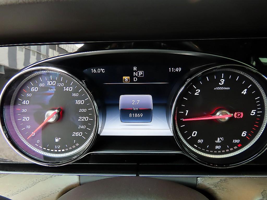 Mercedes Benz E class - Vista 9