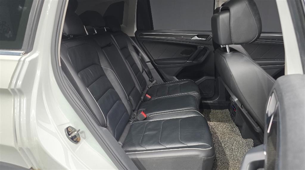 Volkswagen Tiguan - Vista 11