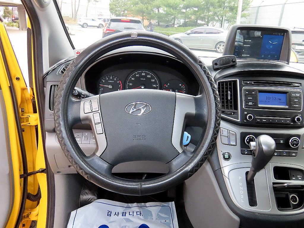 HYUNDAI Starex - Vista 9