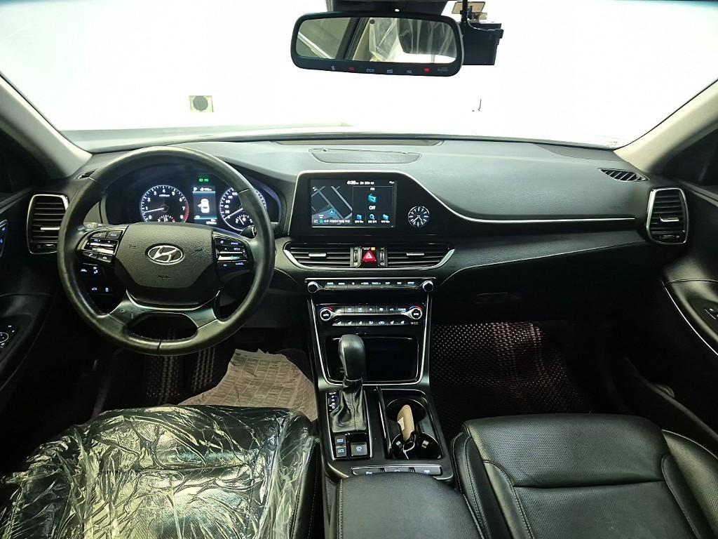 HYUNDAI Grandeur - Vista 7