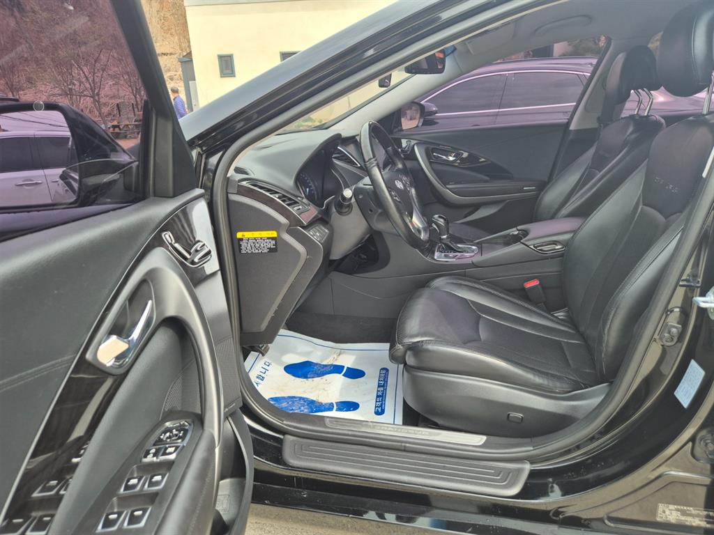 HYUNDAI Grandeur - Vista 10