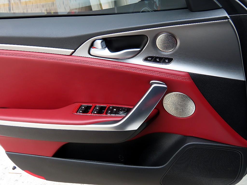 KIA Stinger - Vista 12