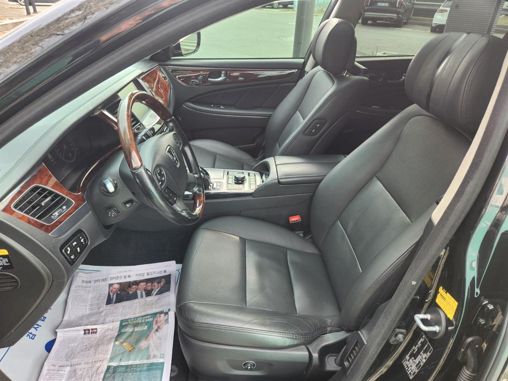 HYUNDAI Equus - Vista 12