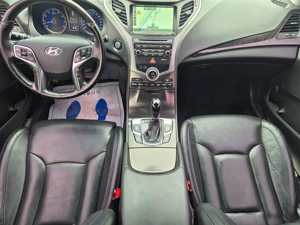 HYUNDAI Grandeur - Vista 12