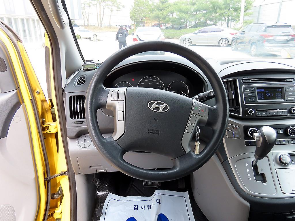 HYUNDAI Starex - Vista 9