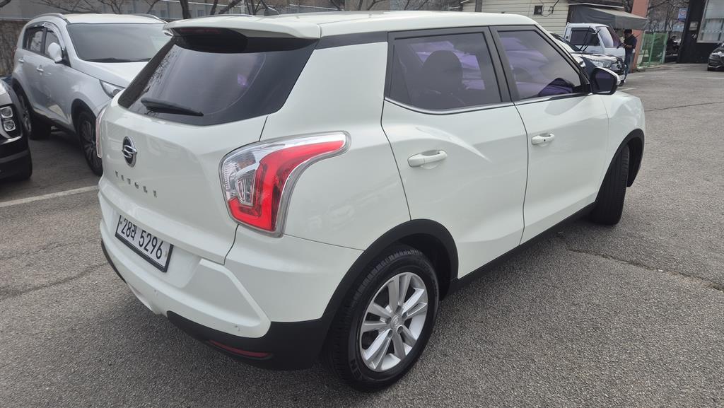 Ssangyong Tivoli - Vista 6
