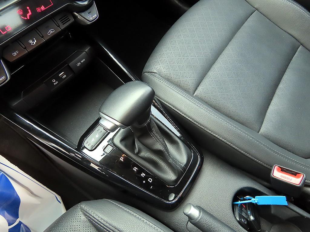 KIA Stonic - Vista 10