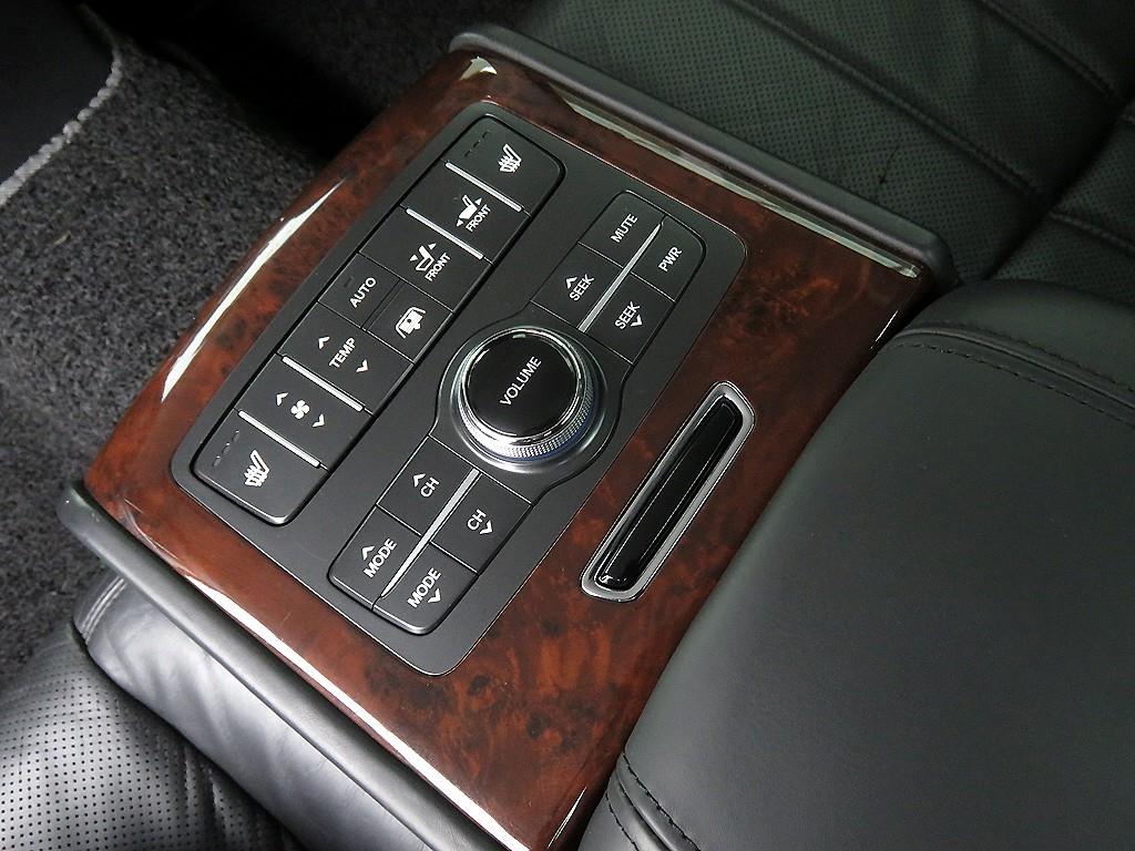 HYUNDAI Equus - Vista 8