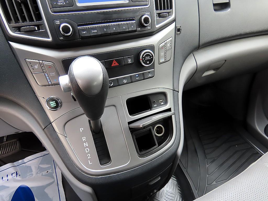 HYUNDAI Starex - Vista 11