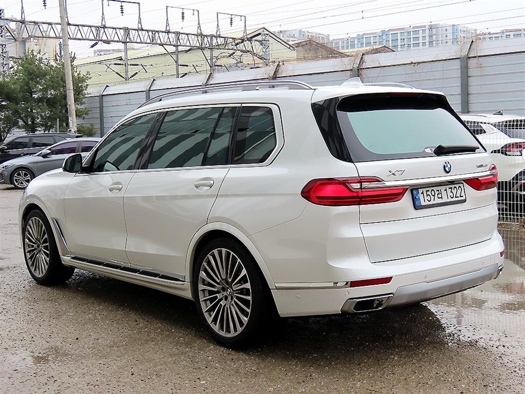 BMW X7 - Vista 3