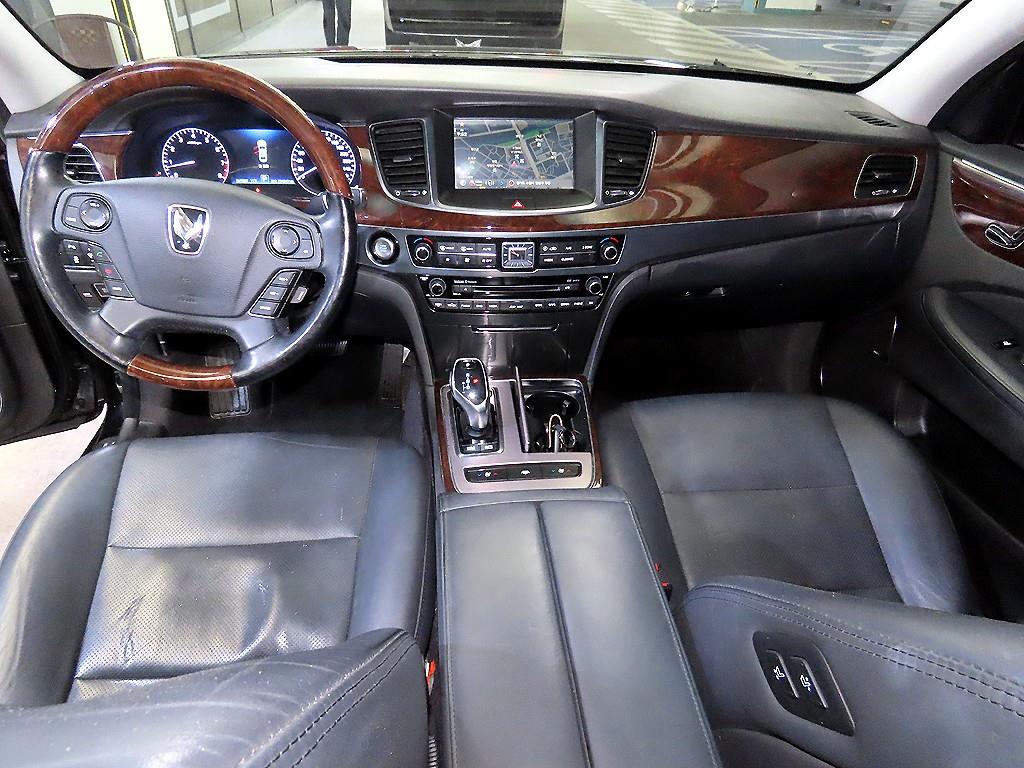 HYUNDAI Equus - Vista 10