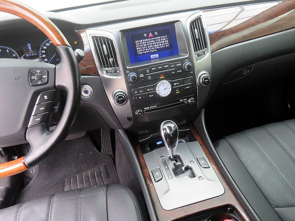 HYUNDAI Equus - Vista 11