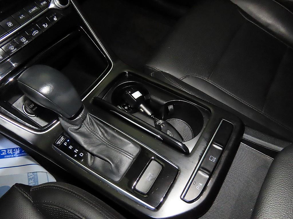 HYUNDAI Grandeur - Vista 12