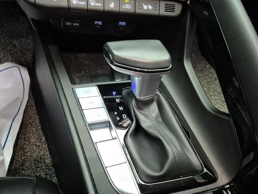 HYUNDAI Avante - Vista 8