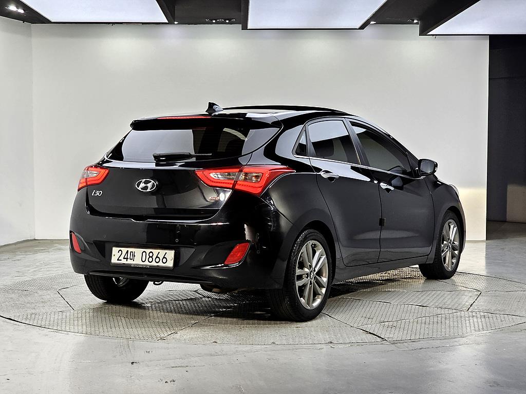 HYUNDAI i30 - Vista 4