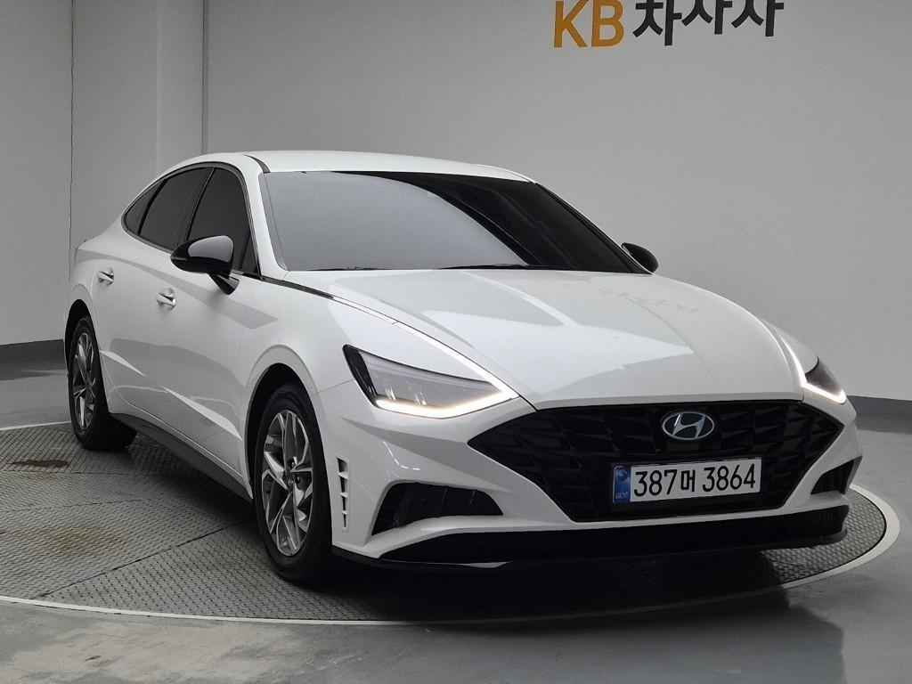 HYUNDAI Sonata - Vista 4