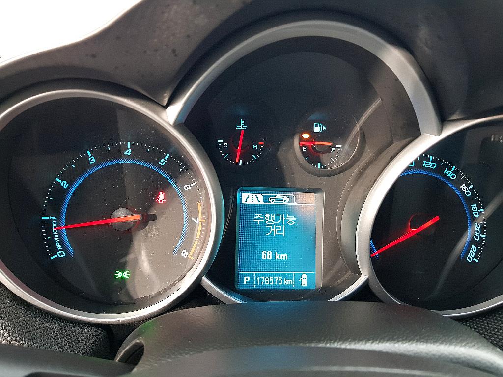 Chevrolet Cruise - Vista 6