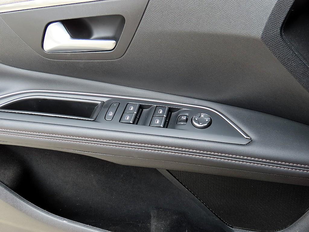 Peugeot 3008 - Vista 11