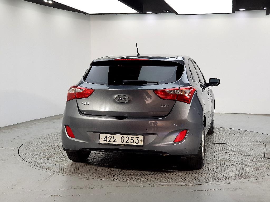 HYUNDAI i30 - Vista 3