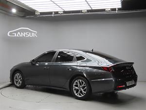 HYUNDAI Sonata - Vista 6