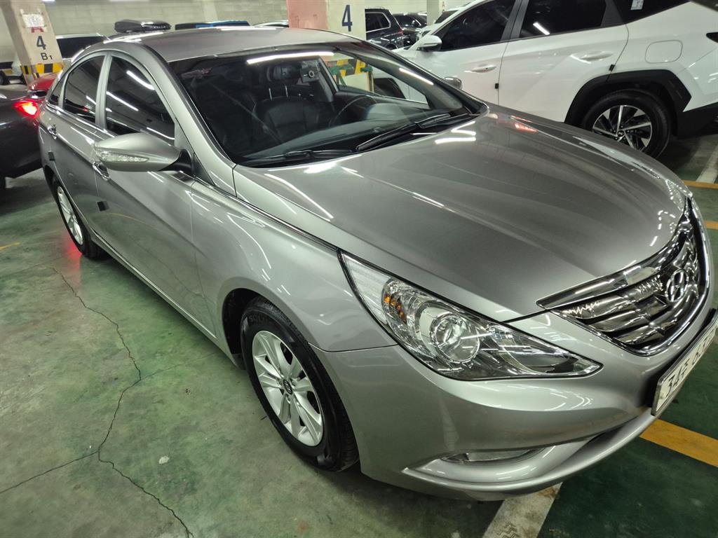 HYUNDAI Sonata - Vista 6