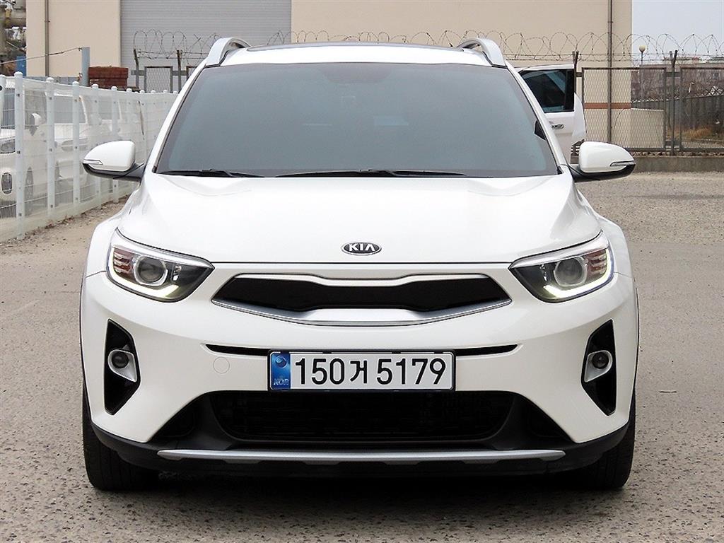 KIA Stonic 2019 Blanco - Importación desde Corea - HF Imports Iquique - Foto 1