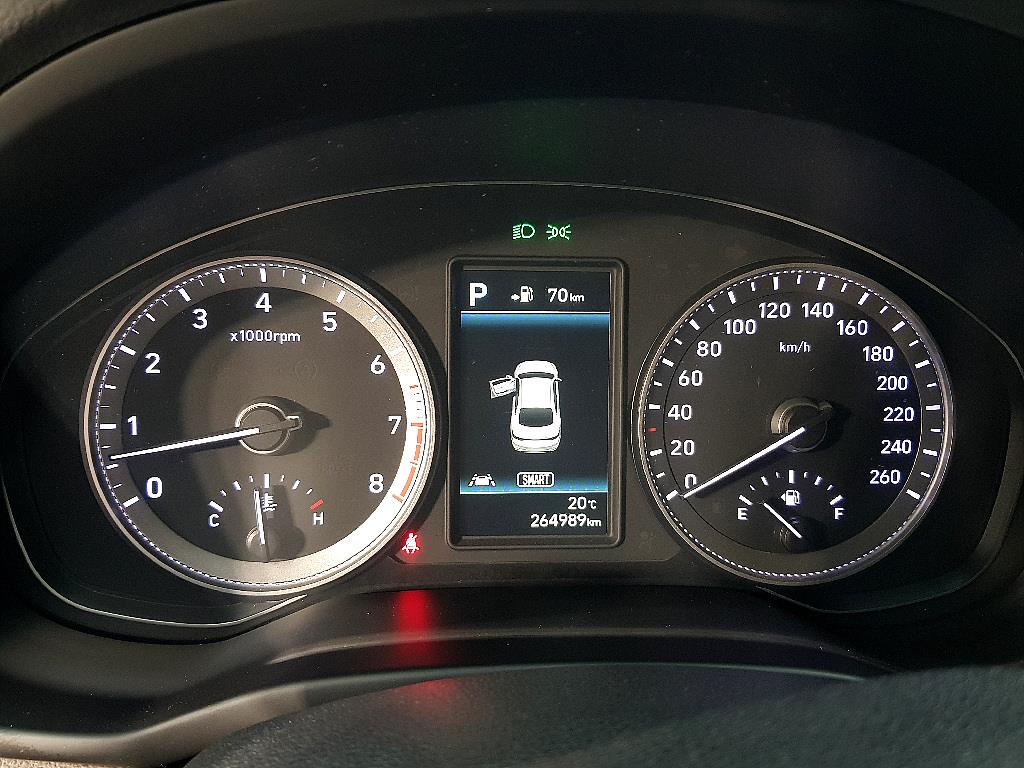 HYUNDAI Grandeur - Vista 7