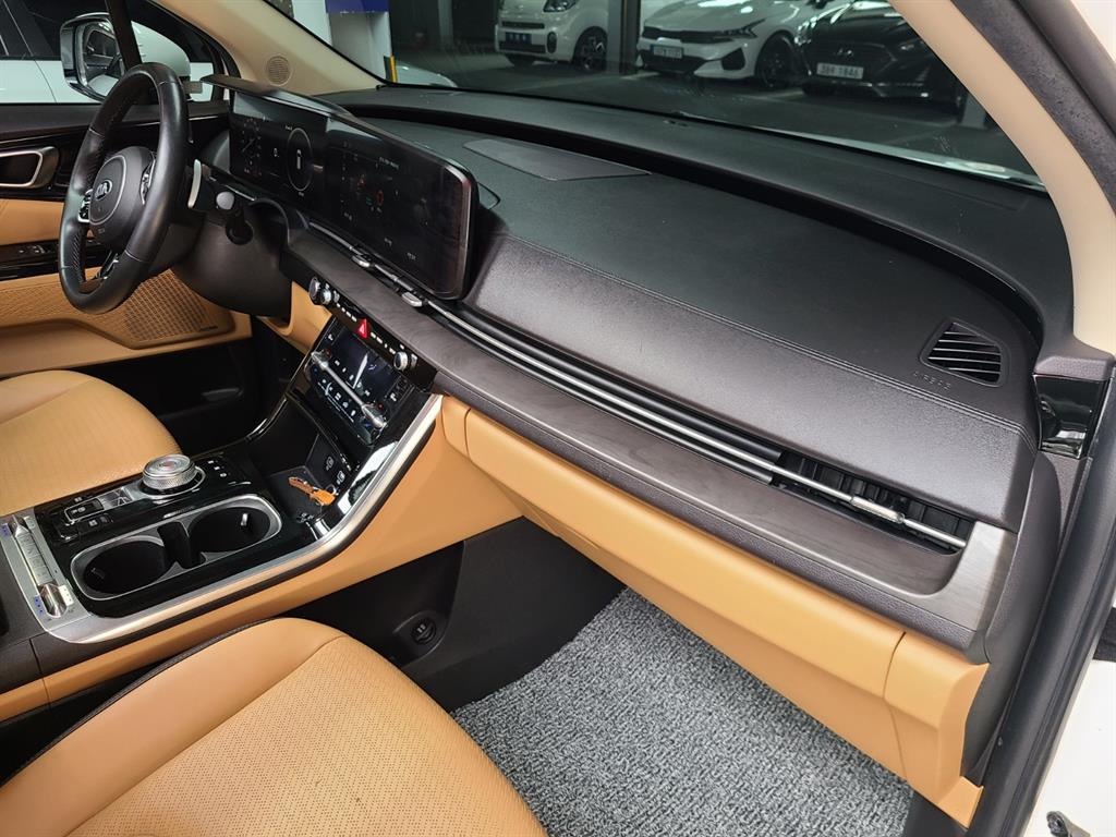 KIA Carnival - Vista 8