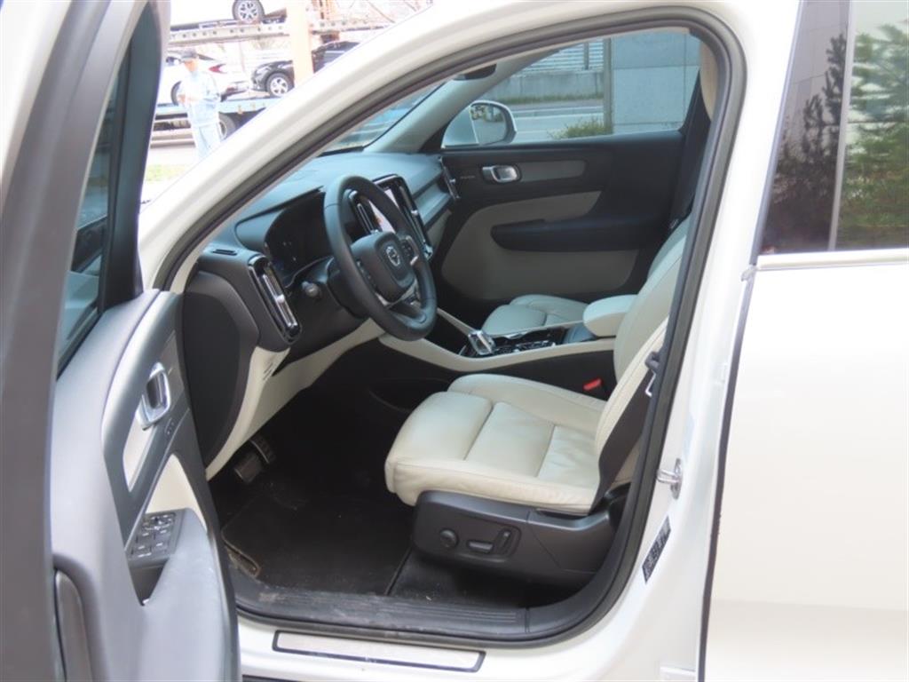 Volvo XC40 2023 Blanco - Importación desde Corea - HF Imports Iquique - Foto 13