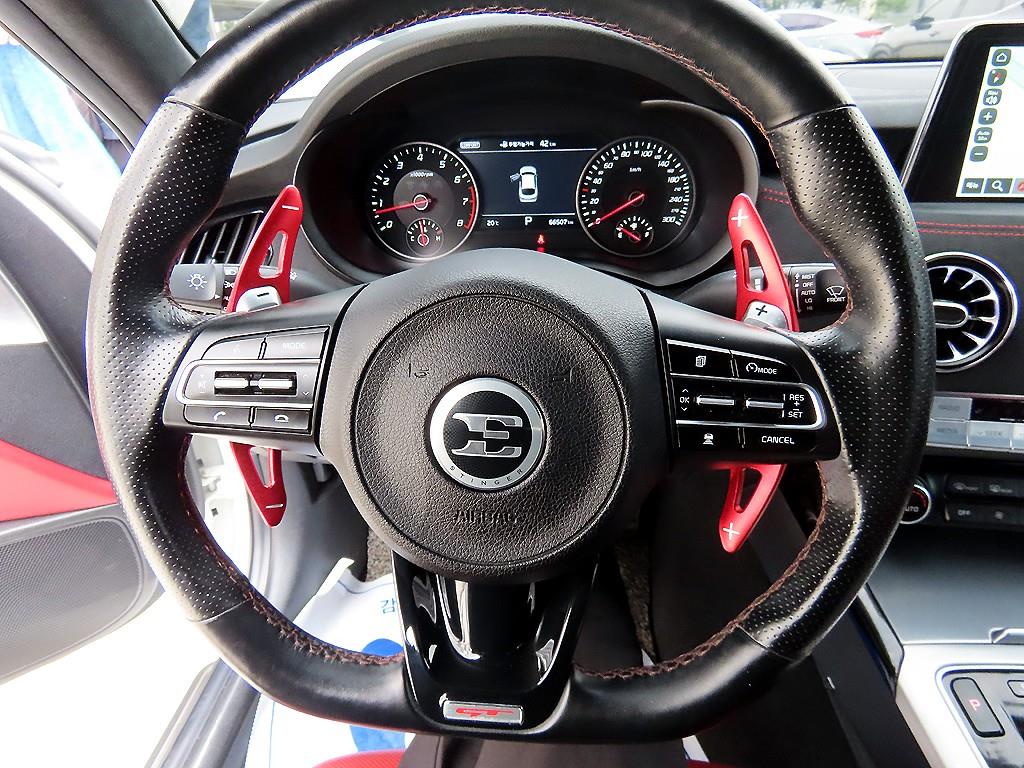 KIA Stinger - Vista 8