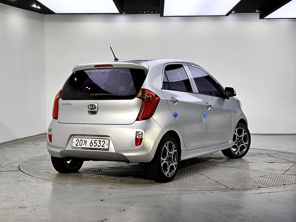 KIA Morning - Vista 4